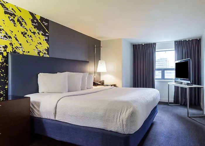 Comfort Inn & Suites Baltimore Inner Harbor