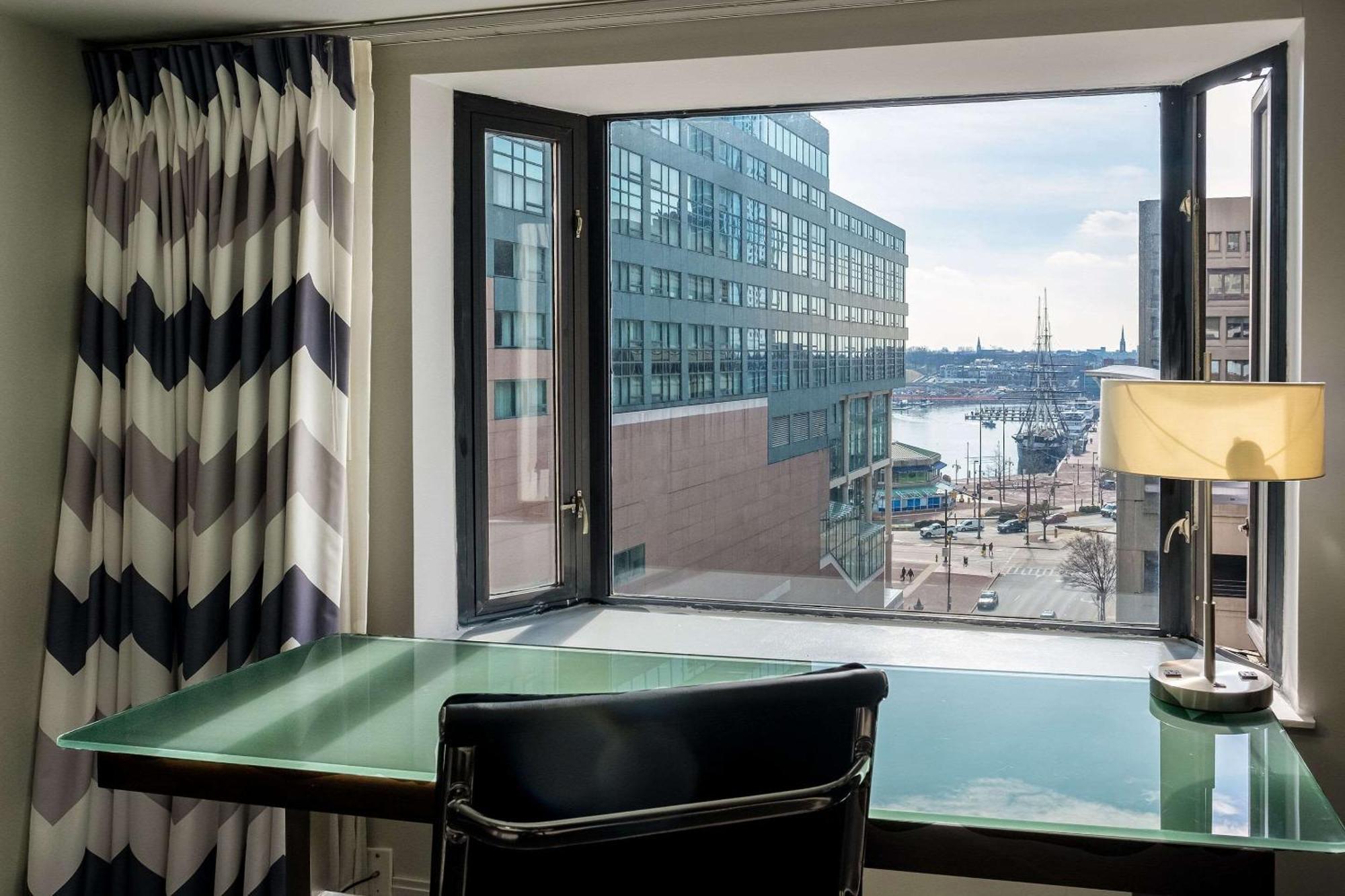 Hotel Comfort & Inner Harbor 3*