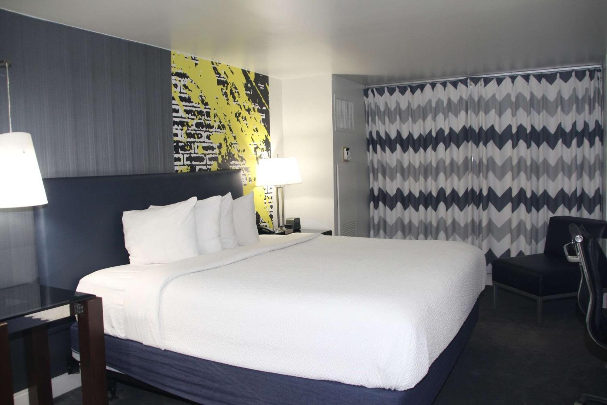 Comfort & Inner Harbor Hotel